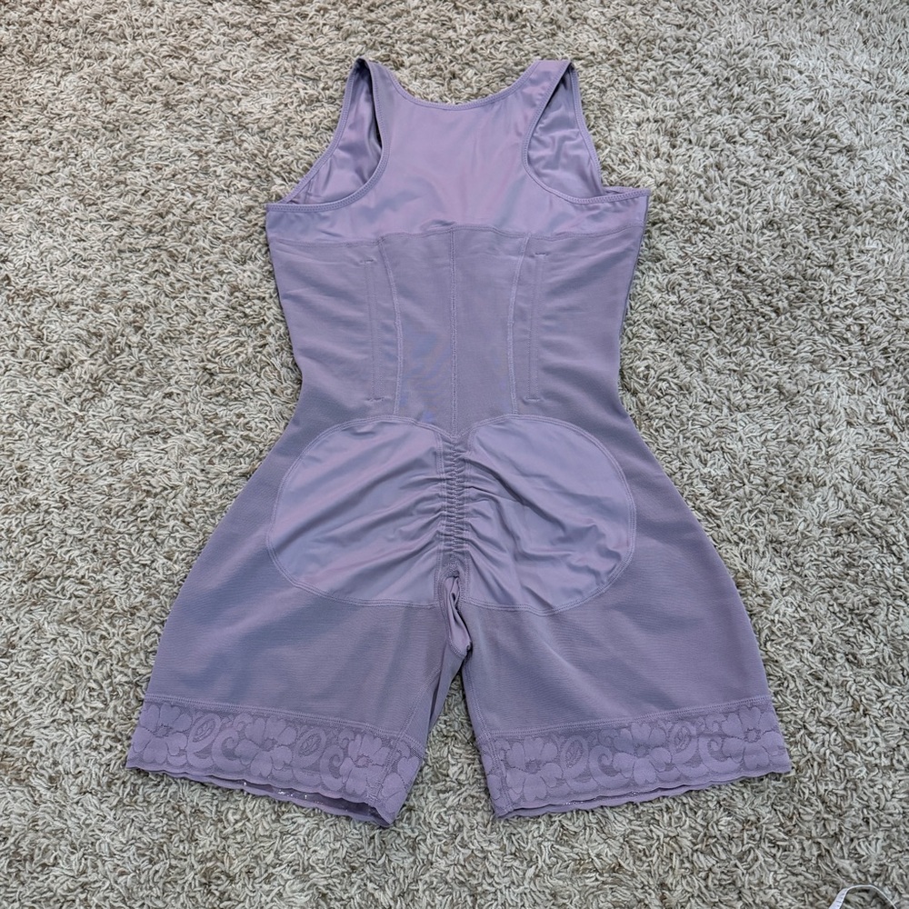 NWOT Lilac Purple Shapewear Fajas Bodysuit - Picture 7 of 15